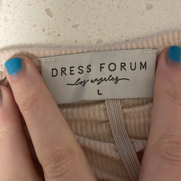 Run Knut Ruched Crop Top - Picture 2 of 2